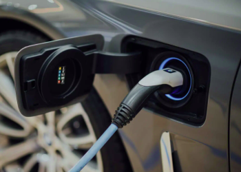 Comment Maximiser l’Autonomie de la Batterie de Votre Voiture Électrique au Bénin