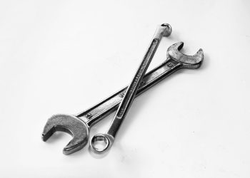 Comment reconnaître un bon mécanicien à Cotonou : 7 astuces efficaces