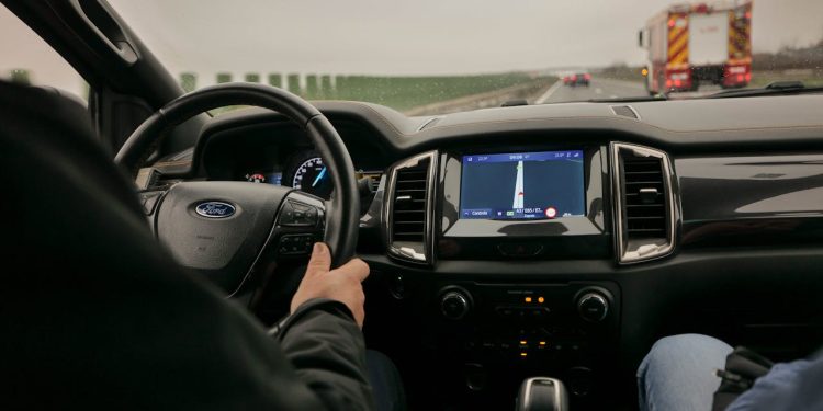 Comment préparer sa voiture pour un long trajet en Afrique de l’Ouest