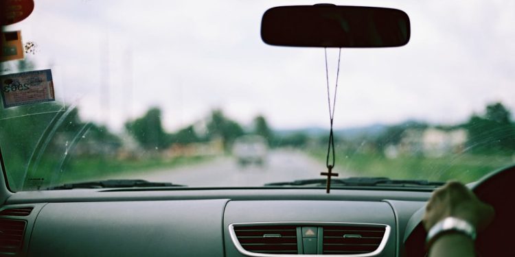 Conduire une voiture électrique de Cotonou à Parakou : est-ce possible ?