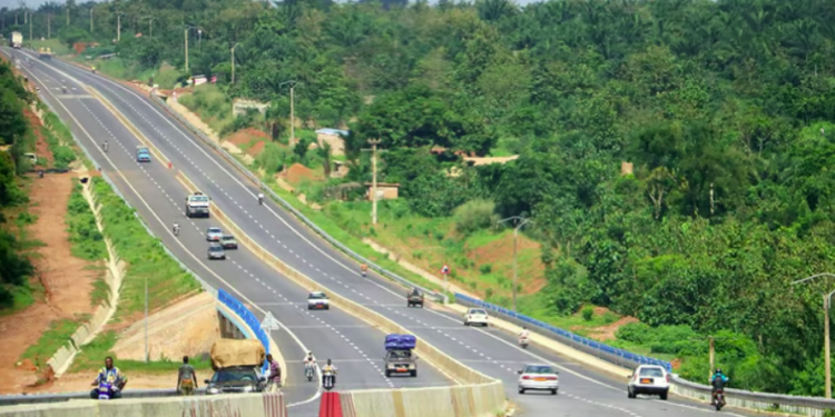 Conseils essentiels pour bien conduire au Bénin : Maîtrisez la circulation de Cotonou à Parakou