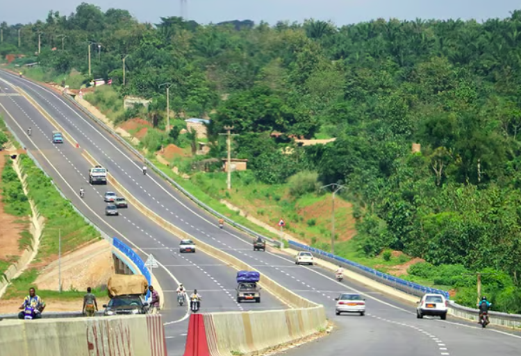Conseils essentiels pour bien conduire au Bénin : Maîtrisez la circulation de Cotonou à Parakou