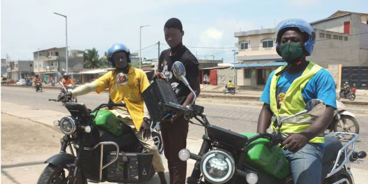 L&rsquo;Économie sur Deux Roues : L&rsquo;Impact de l&rsquo;Électrification des Zémidjans au Bénin