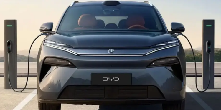 Véhicules Électriques au Bénin : La Révolution BYD s&rsquo;Accélère en 2026