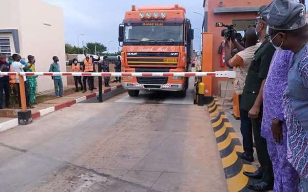 Nouveau Péage à Houègbo : Des Stations Mobiles pour Fluidifier le Trafic des Véhicules Légers