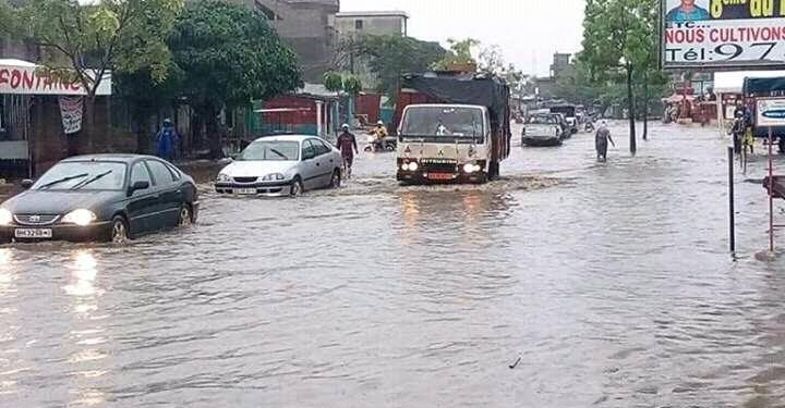 Test SUV compact : comment il négocie les inondations entre Cotonou et Abomey