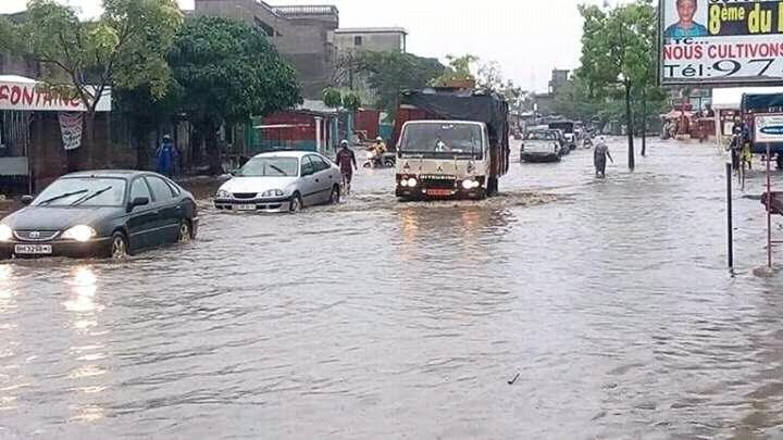 Test SUV compact : comment il négocie les inondations entre Cotonou et Abomey
